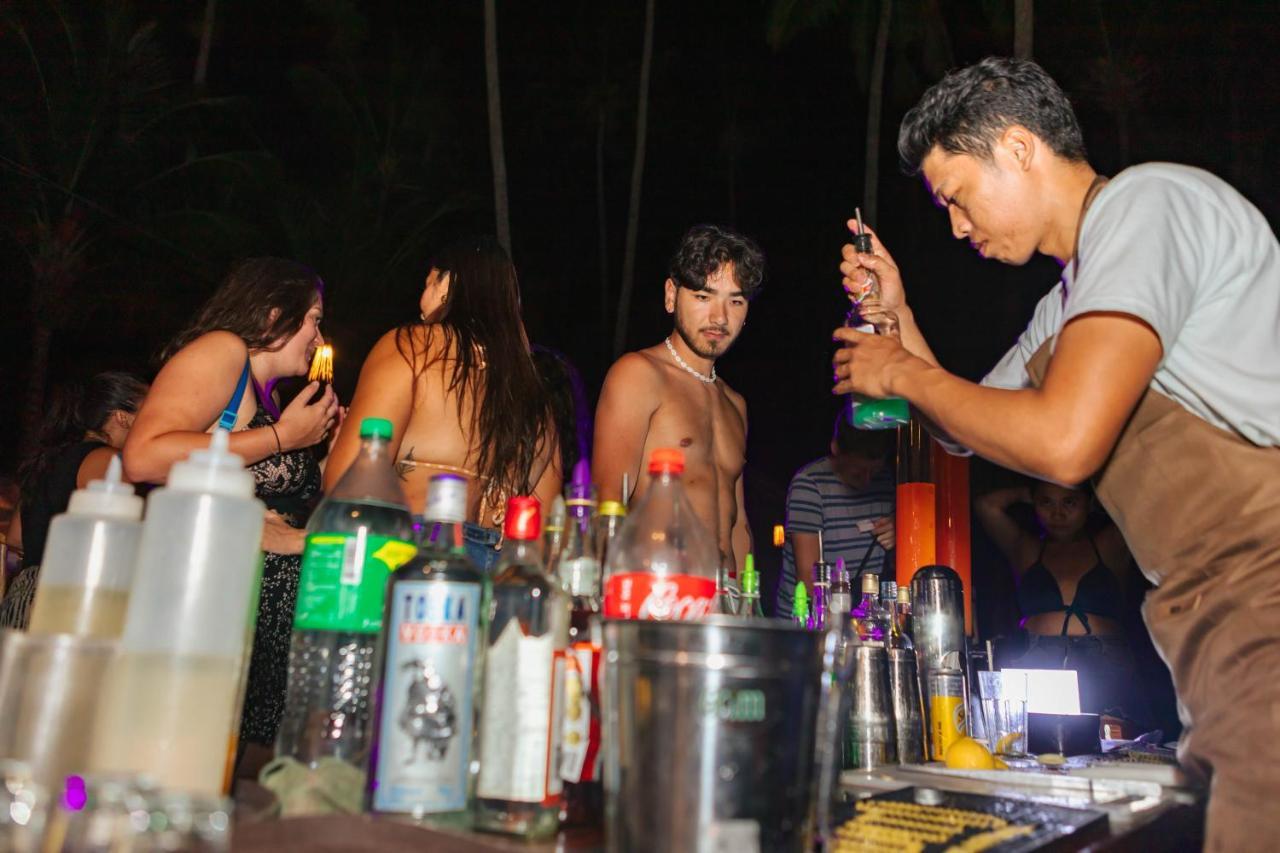 Mad Monkey Hostel Nacpan Beach (Adults Only) El Nido Dış mekan fotoğraf